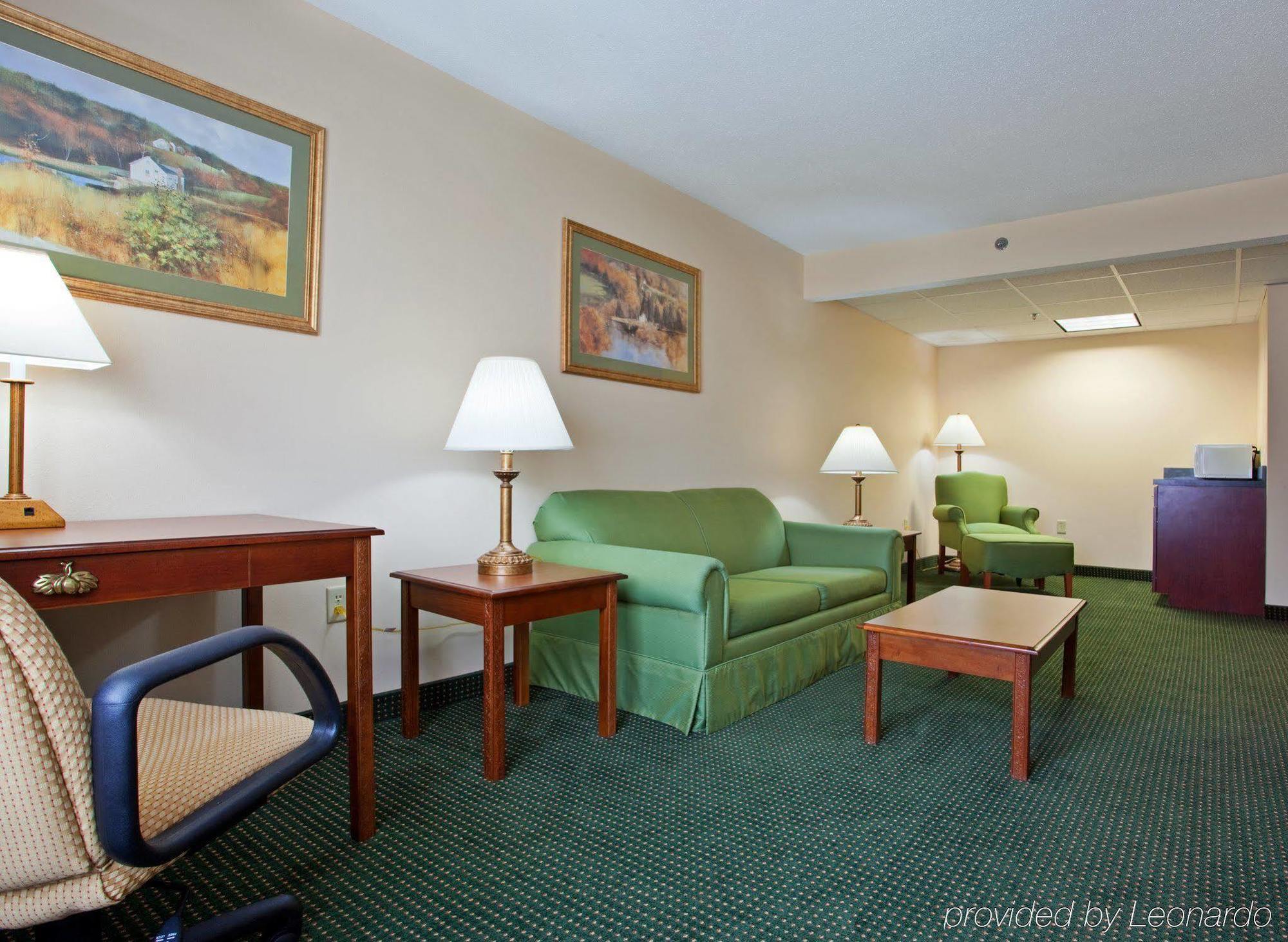 Holiday Inn Express Mount Pleasant- Scottdale By Ihg Exteriör bild
